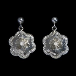 5/8″ Sterling Scallop Earrings