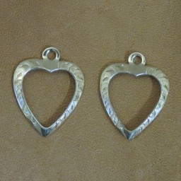 3/4″ 10k Gold Cutout Heart Earrings