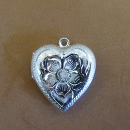 3/4″ Heart Locket