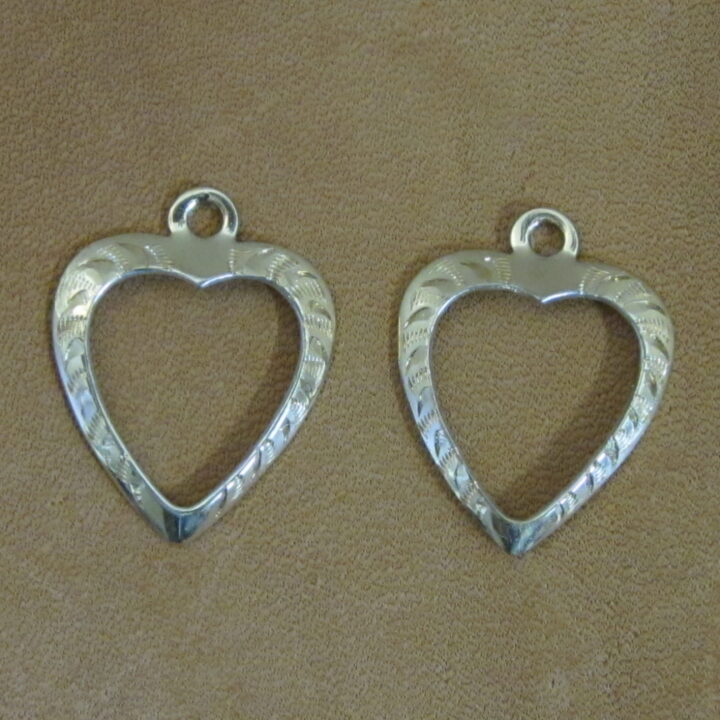 3/4" 10k Gold Cutout Heart Earrings