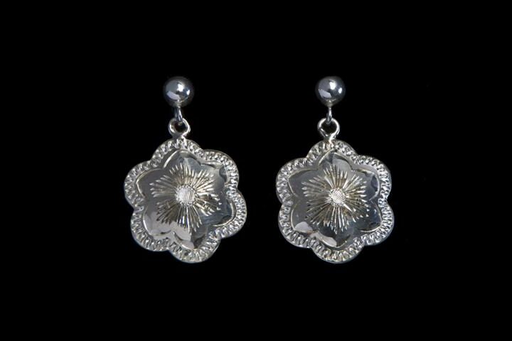 5/8" Sterling Scallop Earrings