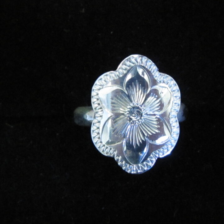 9/16" X 3/4" Scalloped Ring